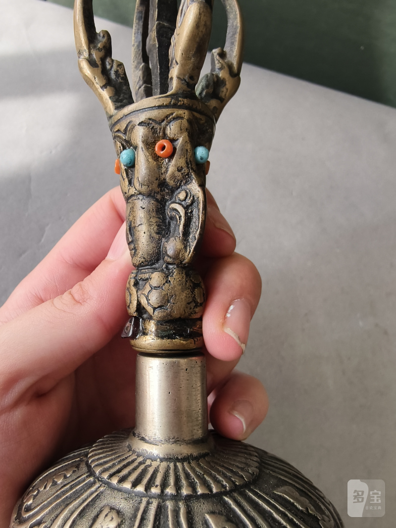 A metal bell (ghanta) and a phurbu - 图14